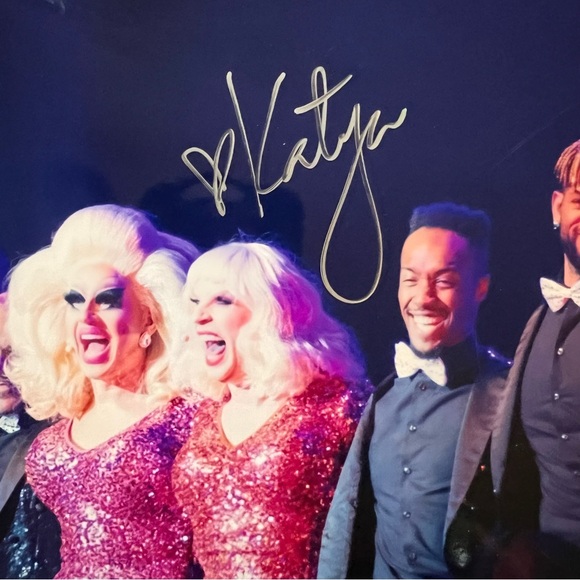Trixie and Katya Live Signed Photograph - Trixie Mattel and Katya Zamolodchikova - Picture 3 of 8